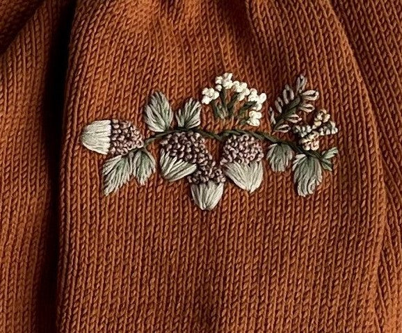 Pelit Embroidery Pullover
